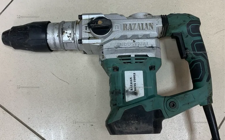 Отбойный молоток Razaian RST-2565
