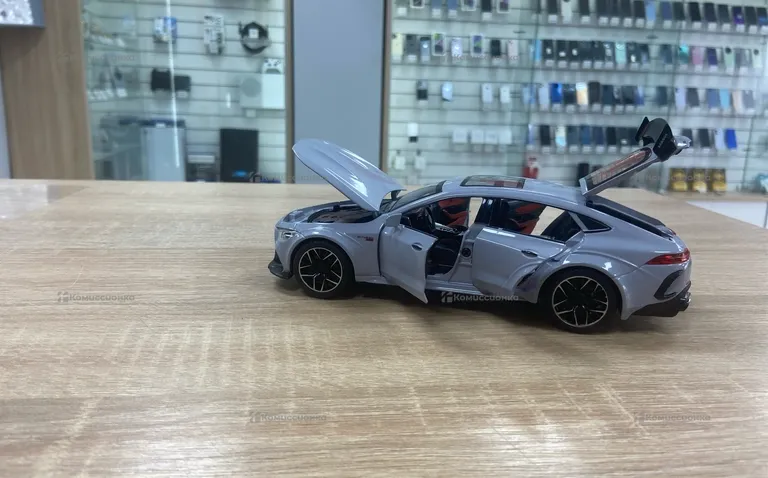 Машинка железная 1:24 Mercedes Brabus Rocket 900
