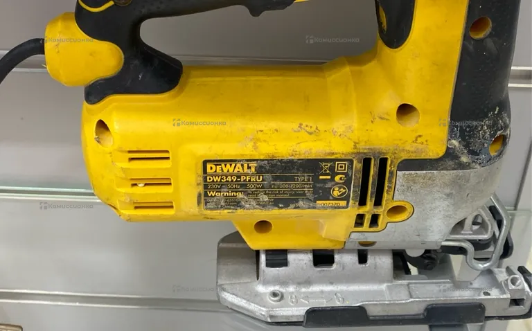 Электролобзик Dewalt DW349