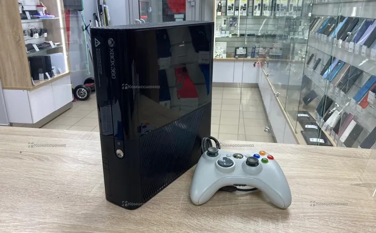 Приставка Xbox Xbox 360 E
