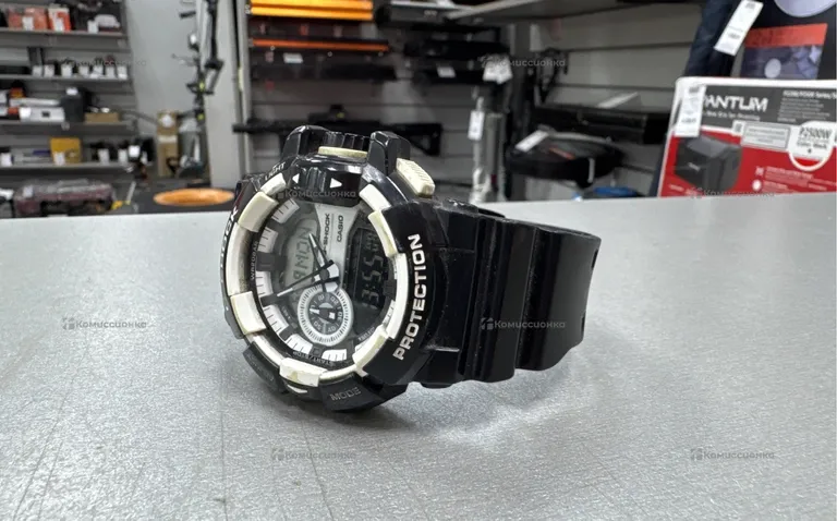 Часы  G Shock белые