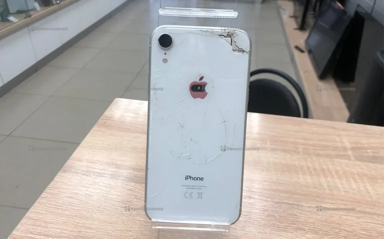 Apple iPhone Xr 64 ГБ