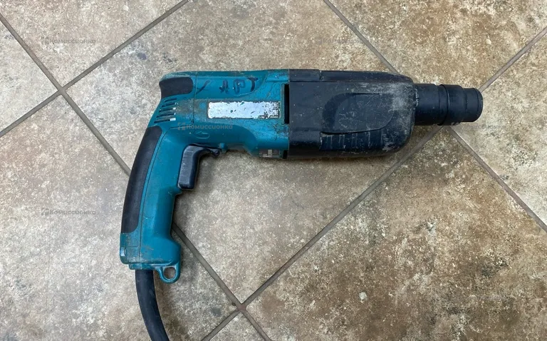 Перфоратор makita HR2450