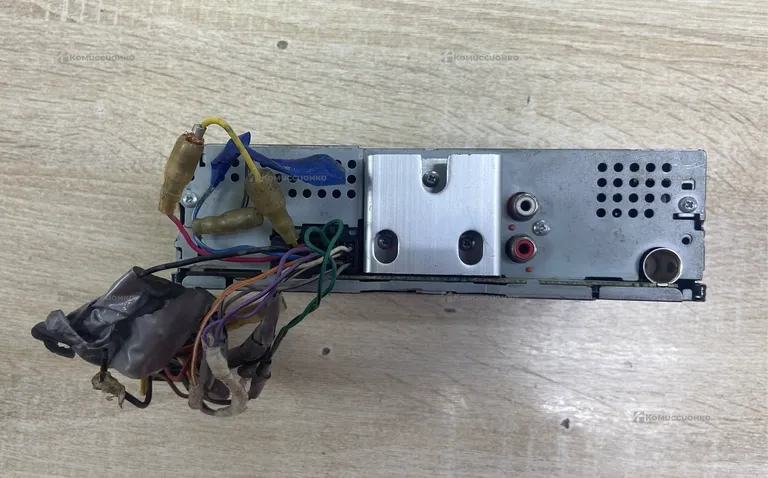 Автомагнитола  pioneer-s100ubw