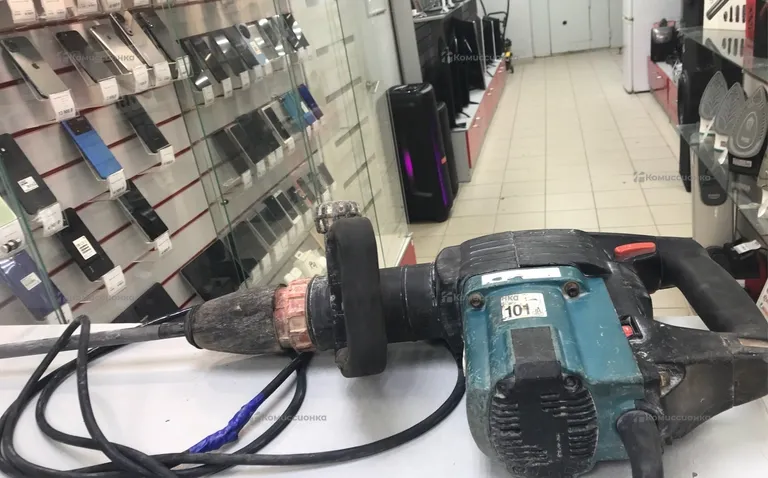 Молоток отбойный Makita HM1202c