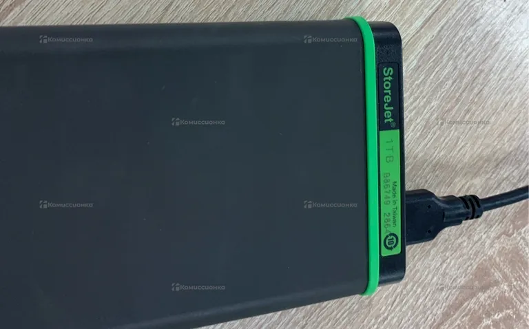 Жесткий диск  Transcend StoreJet 1tb