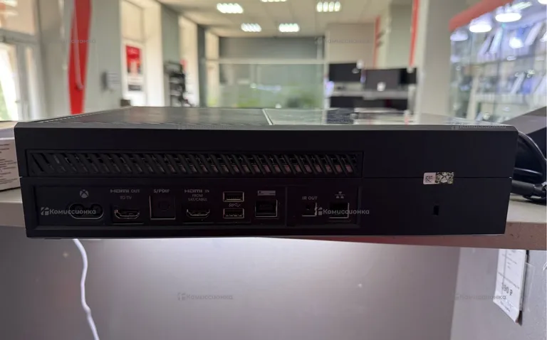Приставка Xbox One 500Gb