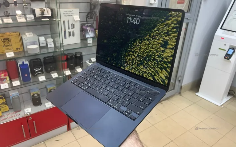 MacBook Air m2 8/256