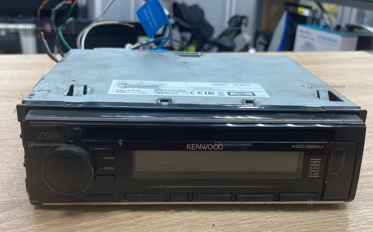 Автомагнитола  Kenwood KDC-320ui