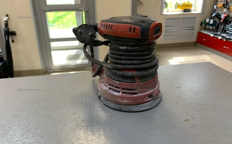 Эксцентриковая шлифмашина makita M9204