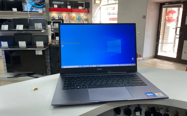 Ноутбук  Honor i3-10110u/8Ram/SSD