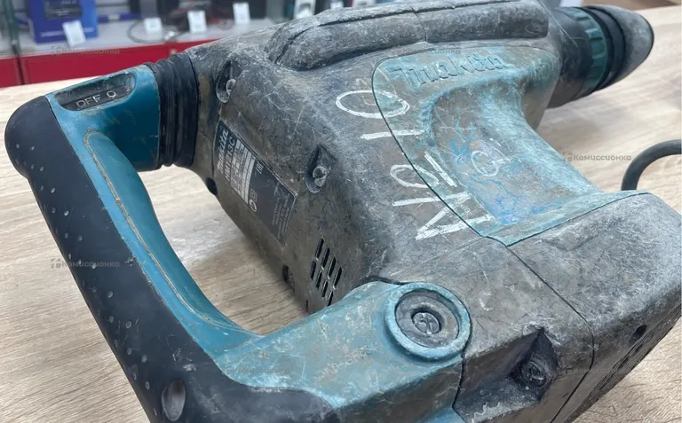 Отбойный молоток makita HM1213C