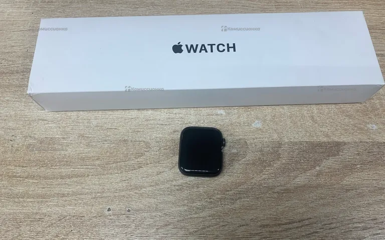 Часы  Apple Watch SE 44mm