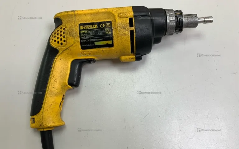 Шуруповерт dewalt DW263K