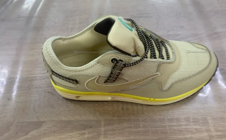 Кроссовки Nike кактус 43р