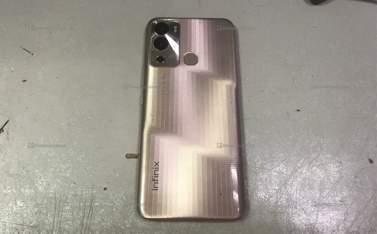Infinix HOT 12i 4/64 ГБ