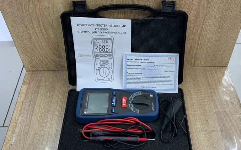 Цифровой тестер изоляции СЕМ DT-5500.
