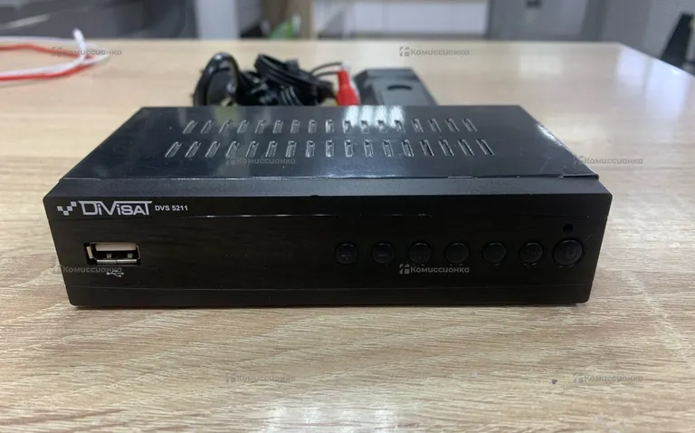 Тв-приставка DIVISAT DVS5211