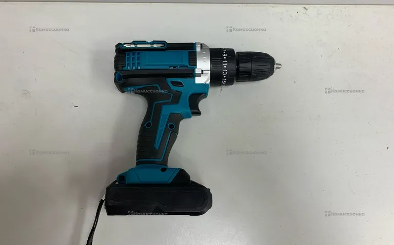 Шуруповерт Makita реп. с набором