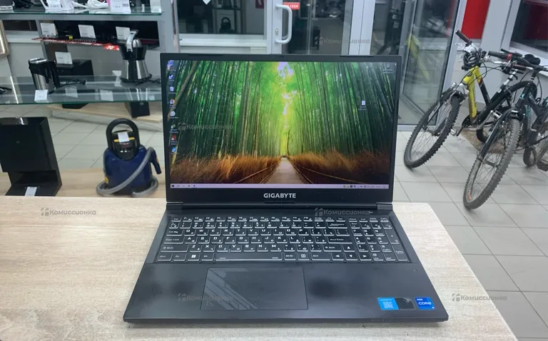 Ноутбук  gigabyte g5 he