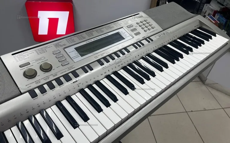 Синтезатор Casio WK-200 с подставкой