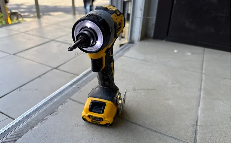 Аккумуляторная дрель-шуруповерт DeWALT DCF601