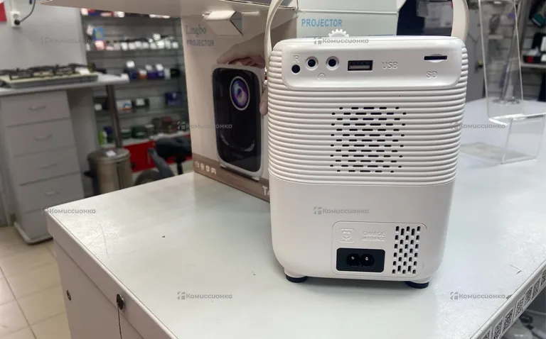 Проектор  lingbo t4max