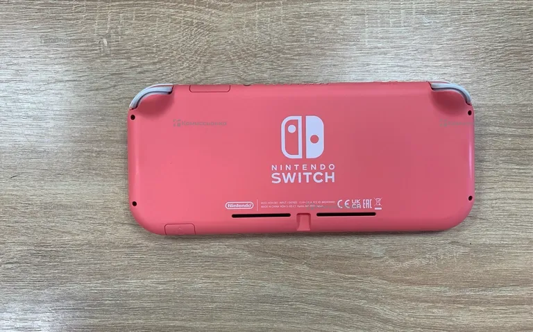 Приставка Nintendo Switch Lite