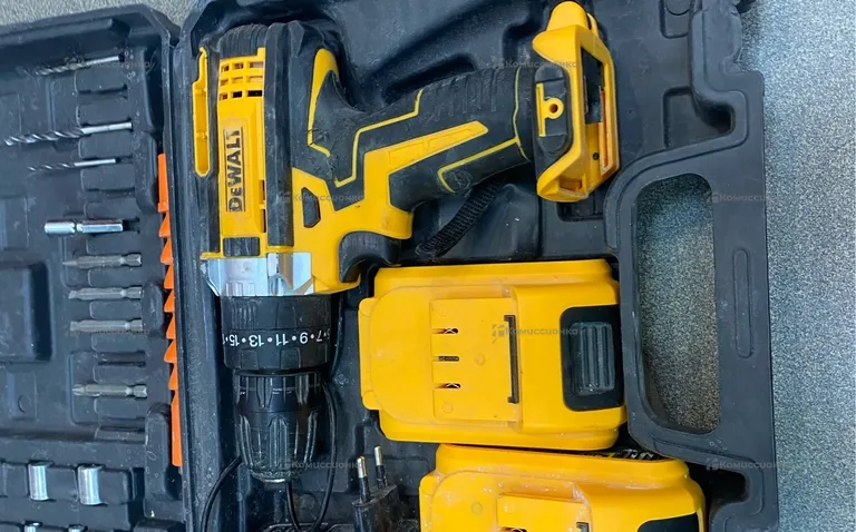 Шуруповерт Dewalt(реп)
