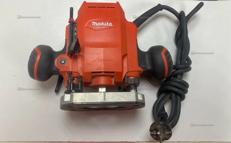 Фрезер Makita M3601