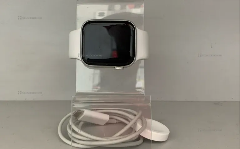 Часы  Apple Watch SE 2022 44mm