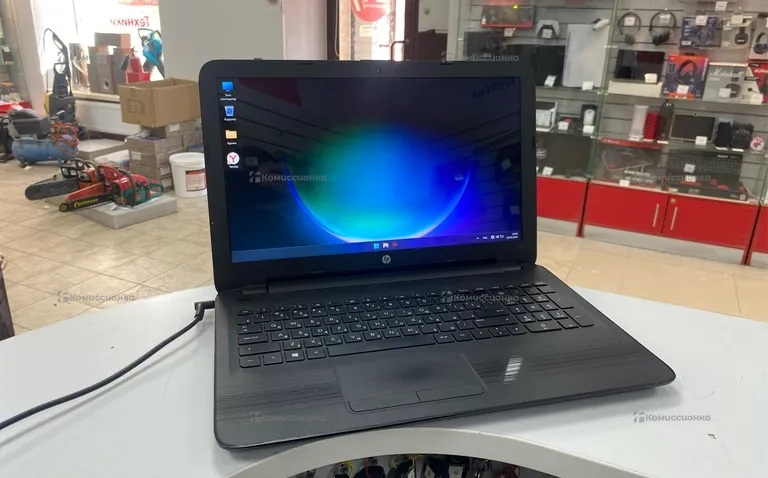 Ноутбук HP AMD A6-7310/4ram/256ssd