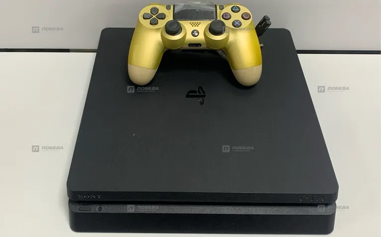 PS4. slim 1tb