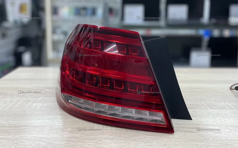 Задний левый фонарь Mercedes Benz E class W212
