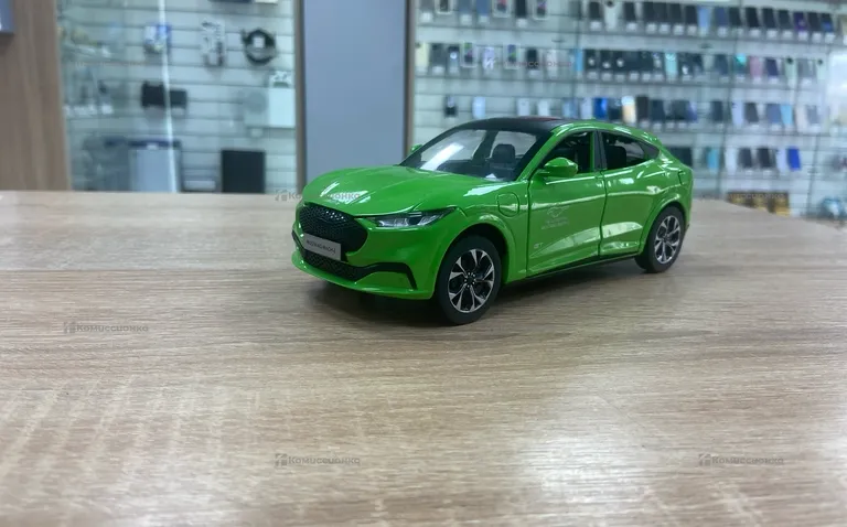 Машинка коллекционная Mustang mach e 1:24