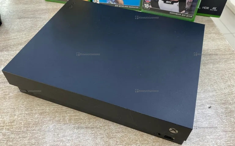 Xbox One X 1 TB