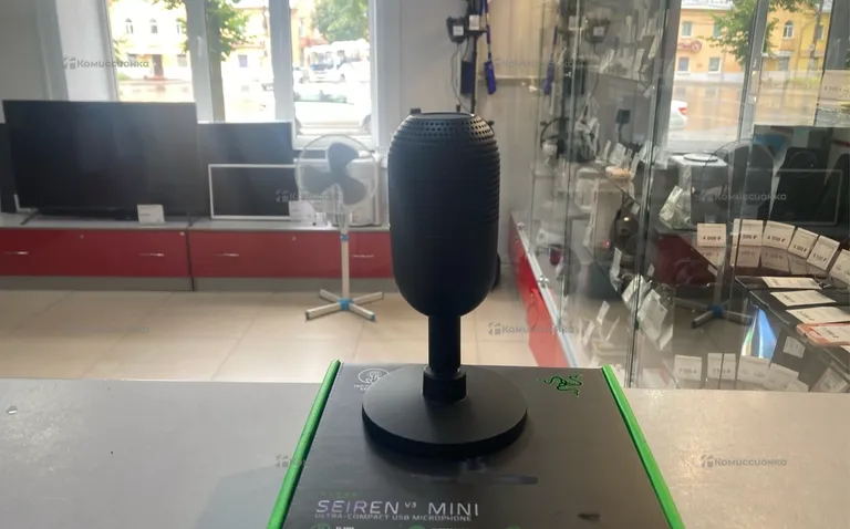 Микрофон Razer seiren v3 mini