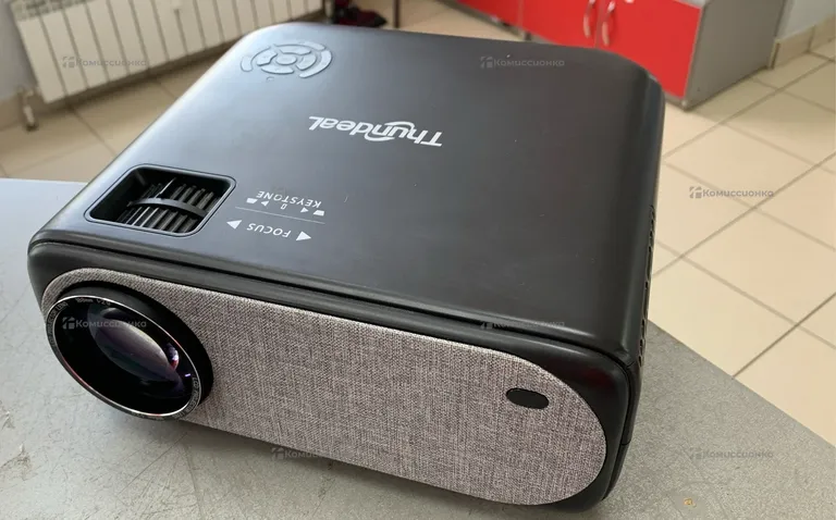 Проектор  thundeal 97