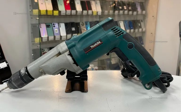 Дрель makita HP2051F
