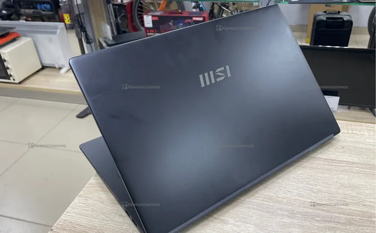 Ноутбук  MSI Modern 15 B12m