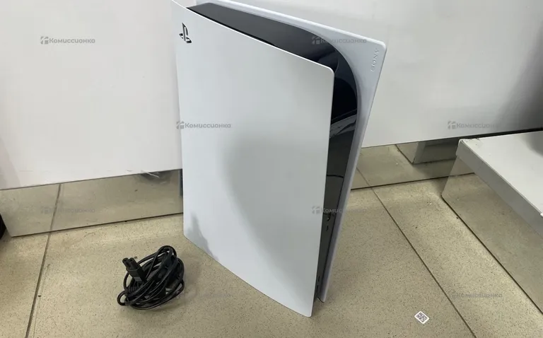 Приставка PS5 Игровая приставка PS5 с дисководом.