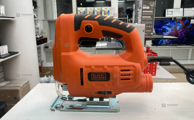 Лобзик Black&Decker JS10