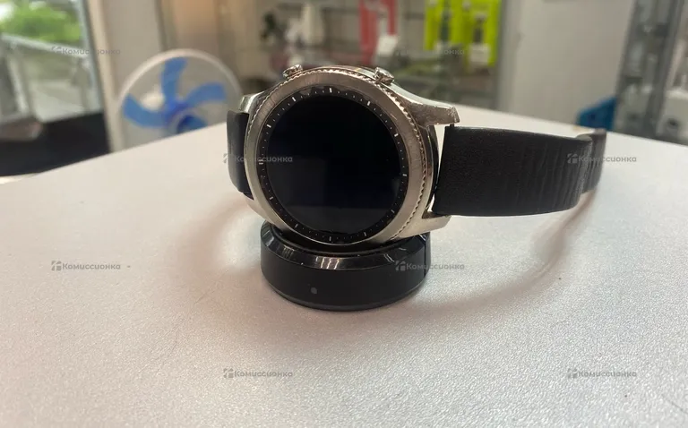 Часы  Samsung Gear S3 Classic
