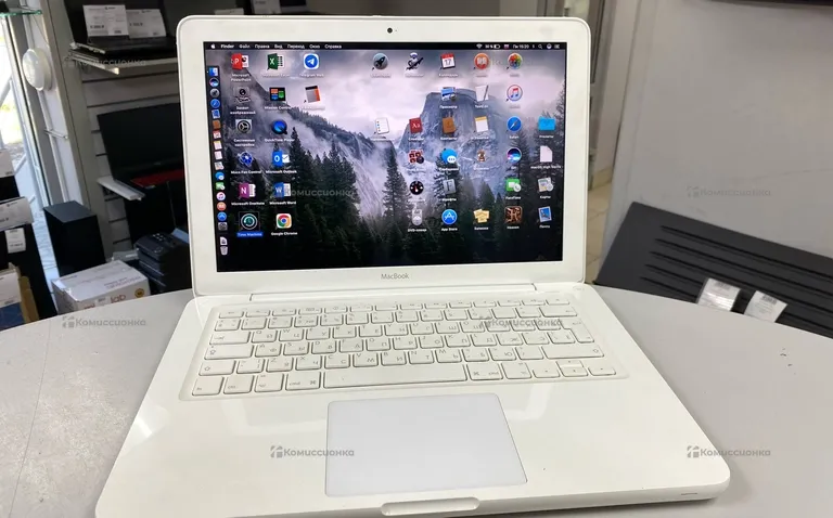 Ноутбук  MacBook 13 mid 2010