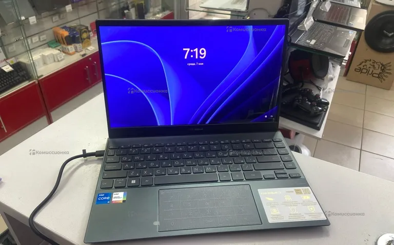 Ноутбук ASUs Zenbook 13 UX325EA