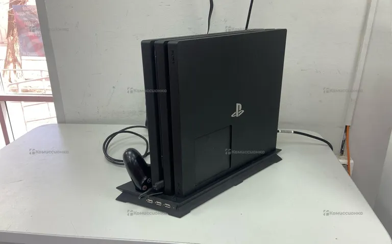 Приставка PS4. ps4 pro 2tb