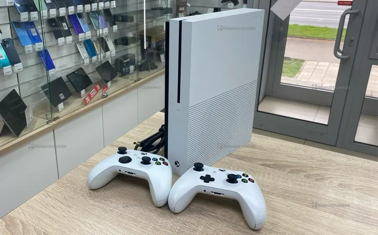 Приставка Xbox Xbox One S 1 TB (с дисководом)