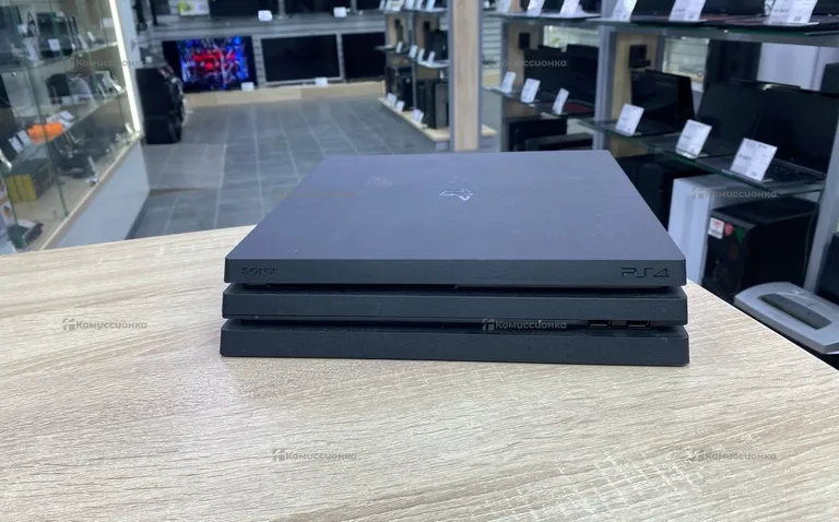 Приставка PS4. Приставка PS4 Pro 1Tb