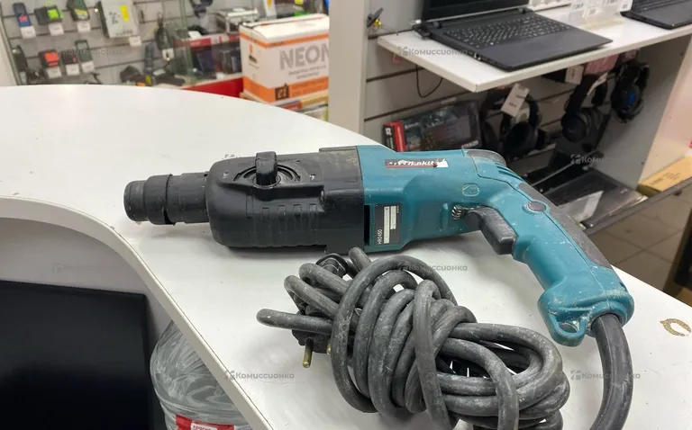 Перфоратор Makita HR2450