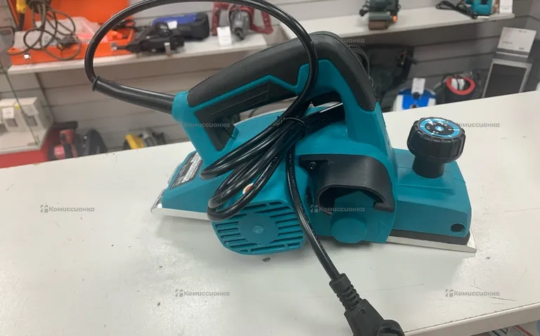 электро рубанок makita  kp0800x